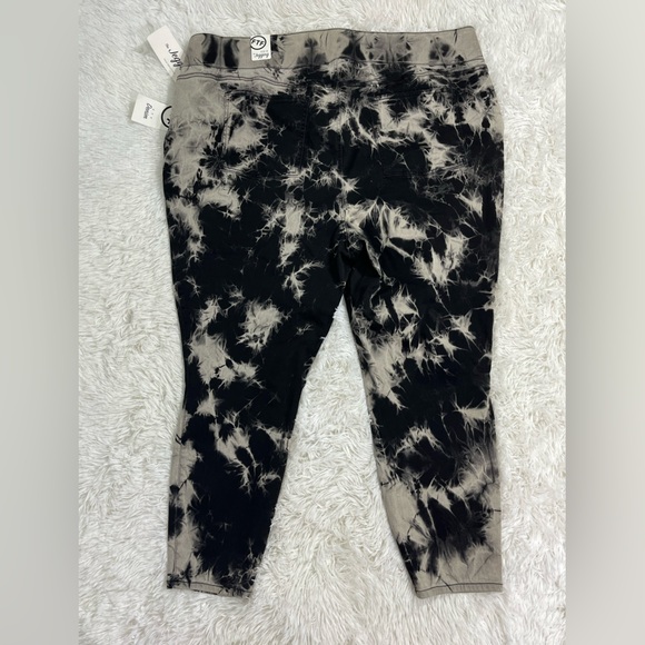 FASHION TO FIGURE Tie Dye High-Rise Jeggings Leggings Pants Black White Size 4X - Picture 7 of 12